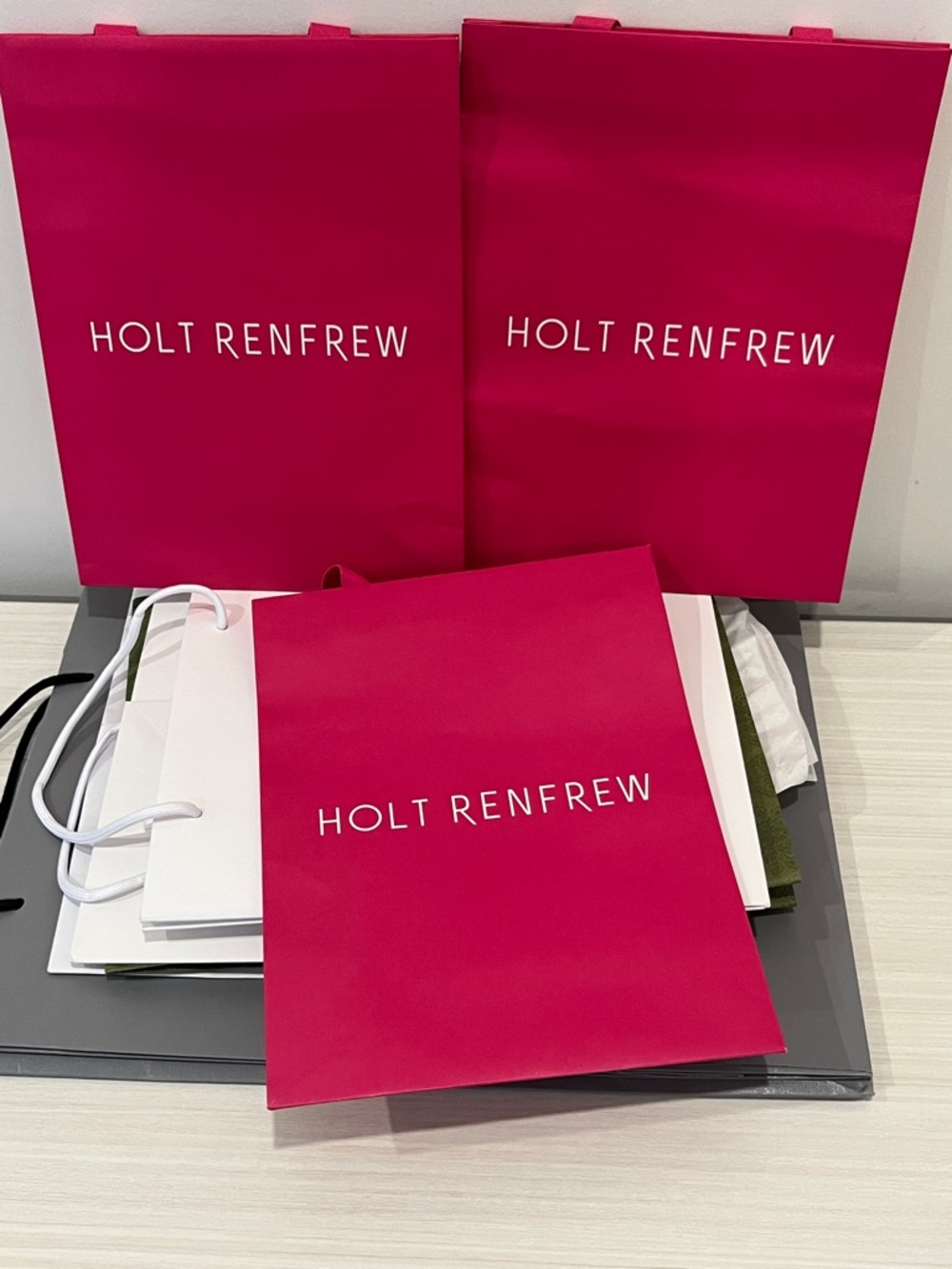 Holt Renfrew Hot Pink Gift Bag Brand New Paper Shopping Tote Size Medium GWP